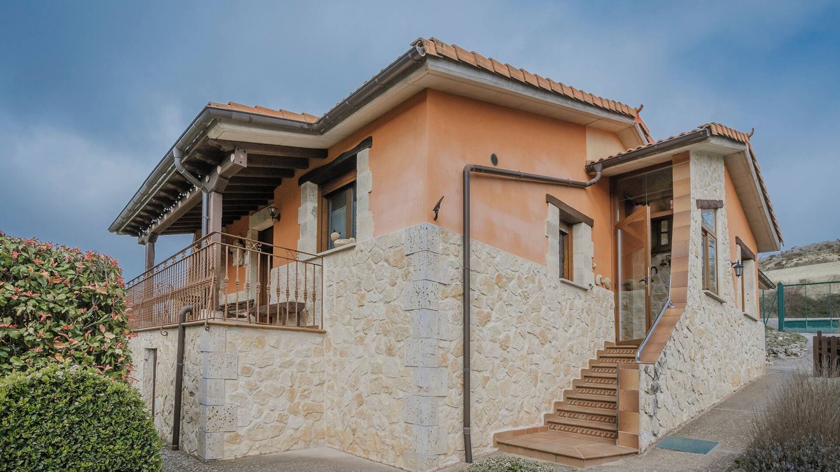 Orbaneja Riopico House | Country House 'La Cardeñuela' with Mountain View, Private Terrace and Wi-Fi