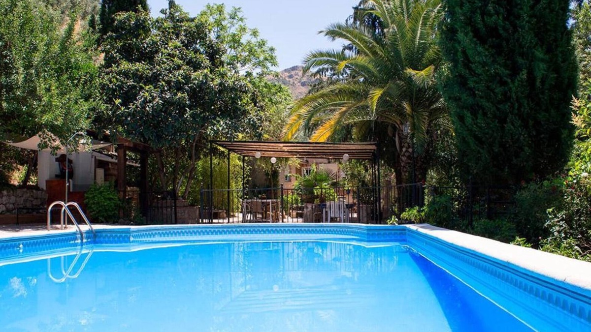 Cazorla House | Country House 'La Casa De La Piscina' with Mountain View, Wi-Fi and Air Conditioning