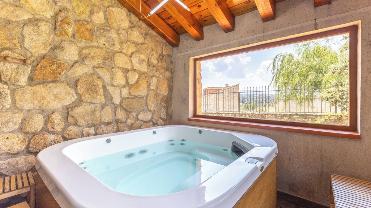 Cubillo House | Country House 'La Casa Rural Del Secretario' with Mountain View, Private Terrace and Wi-Fi
