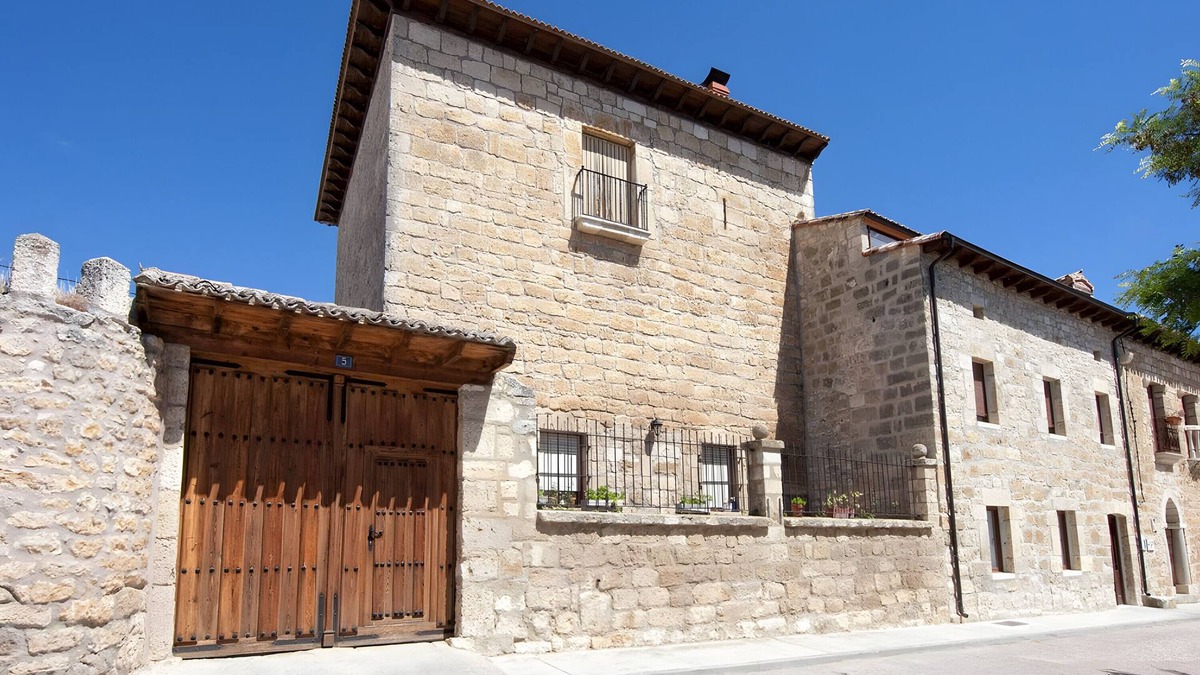 Vizmalo House | Country House 'La Casa Vieja De Vizmalo' with Mountain View, Private Terrace and Wi-Fi
