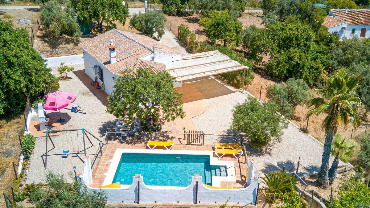 Comares House | Country House 'La Casita Del Garrobo' with Mountain View, Wi-Fi and Air Conditioning