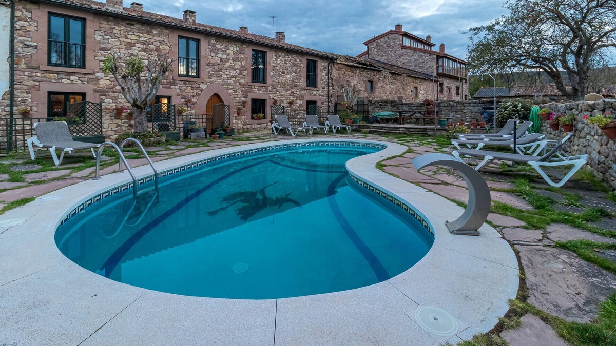Barrio House | Country House 'La Casona De Barrio' with Mountain View, Private Pool and Wi-Fi