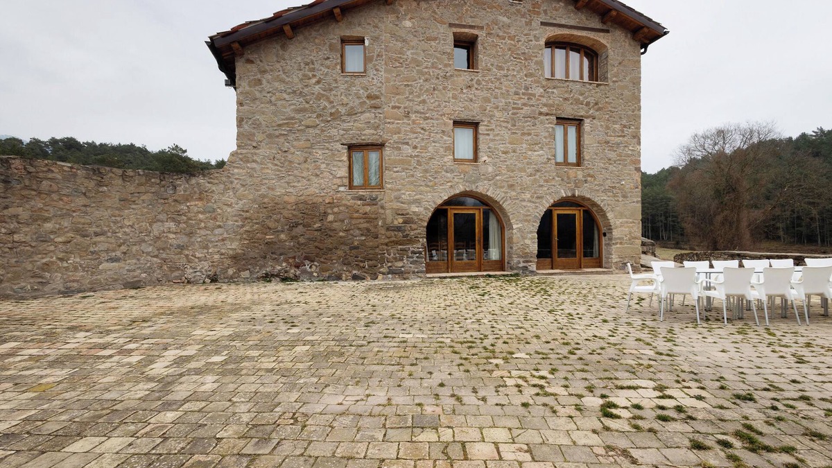 Vilada House | Country House 'La Serra' with Mountain View, Private Pool and Wi-Fi