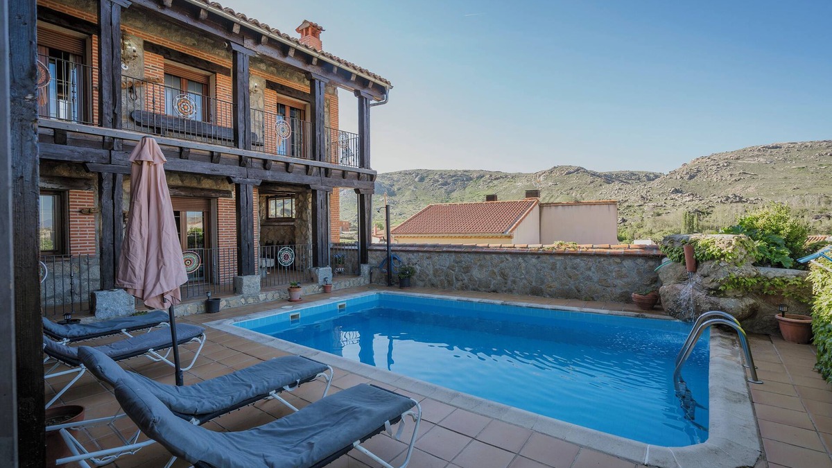 Riofrio House | Country House 'Las Eras De Riofrio' with Mountain View, Private Pool and Wi-Fi