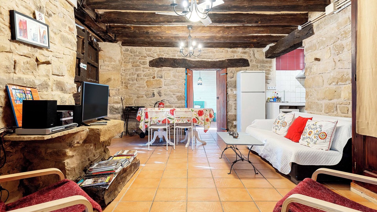Les Piles House | Country House 'Les Cavallerisses' with Mountain View and Wi-Fi