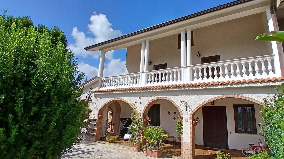 Anagni Villa | Country house located in the Anagni countryside, south of Rome.