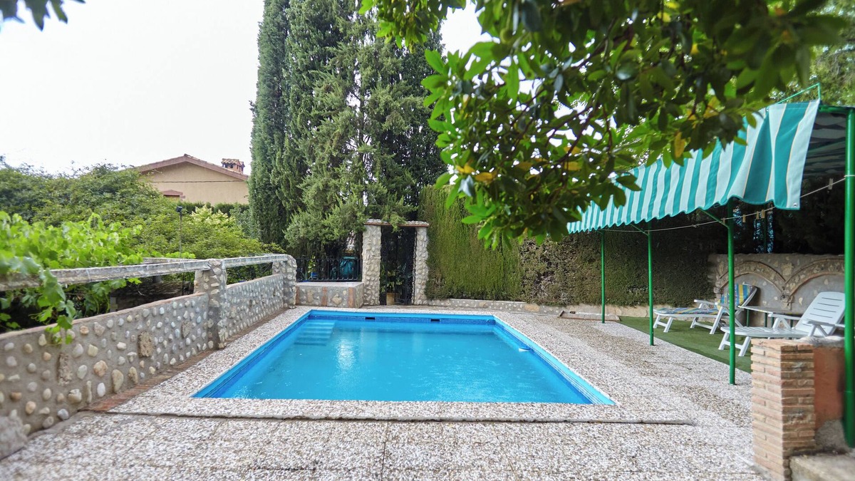 Burunchel House | Country House 'Los Rosales' with Private Pool and Private Garden