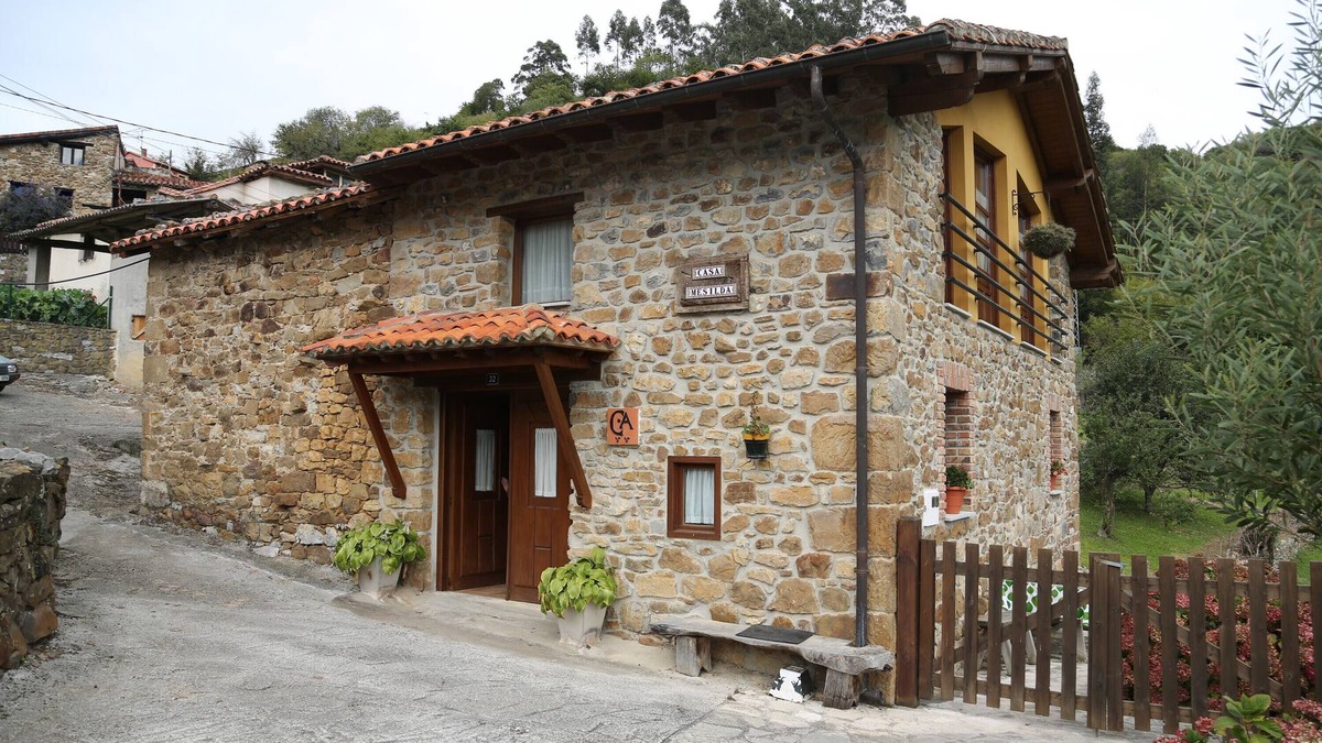Penamellera Baja House | Country House 'Mesilda' with Mountain View, Private Terrace and Balcony