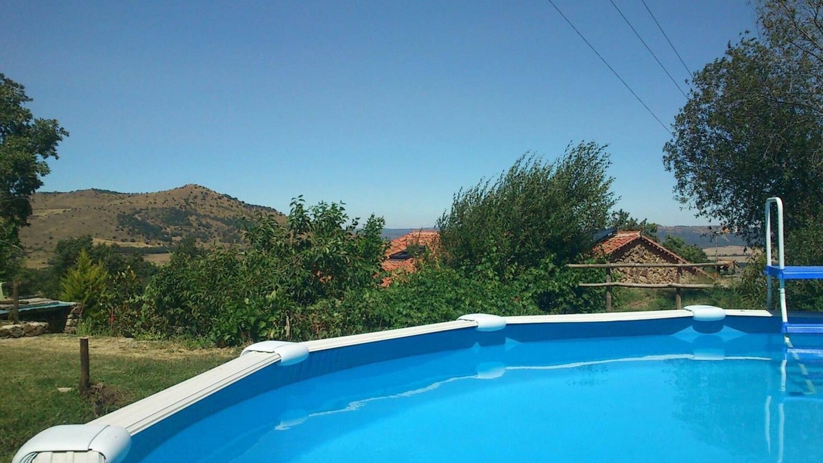 Navalmahillo House | Country House 'Molino De Las Pontezuelas' with Mountain View, Private Pool and Private Garden