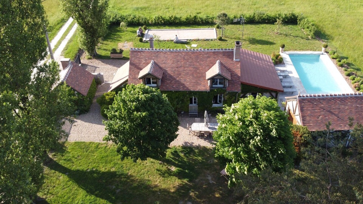 Tour-en-Sologne Cottage | Country house near Chambord, calm, relaxation, meadows, woods.