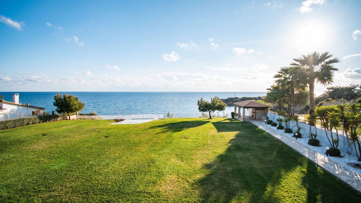 Vromonerion House | Country House 'Navarino Baths' with Sea View, Wi-Fi and Air Conditioning