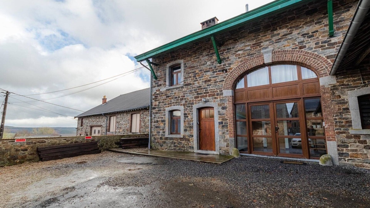 Stoumont House | Country House near Coo Waterfalls with Jacuzzi
