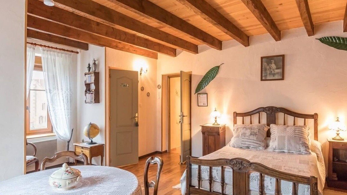 Francalmont Cottage | Country house near Luxeuil-Les-Bains with WiFi and orchard