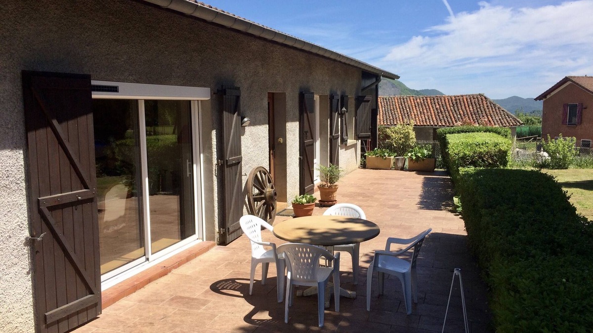 Esbareich House | Country house, nearby hiking trails.