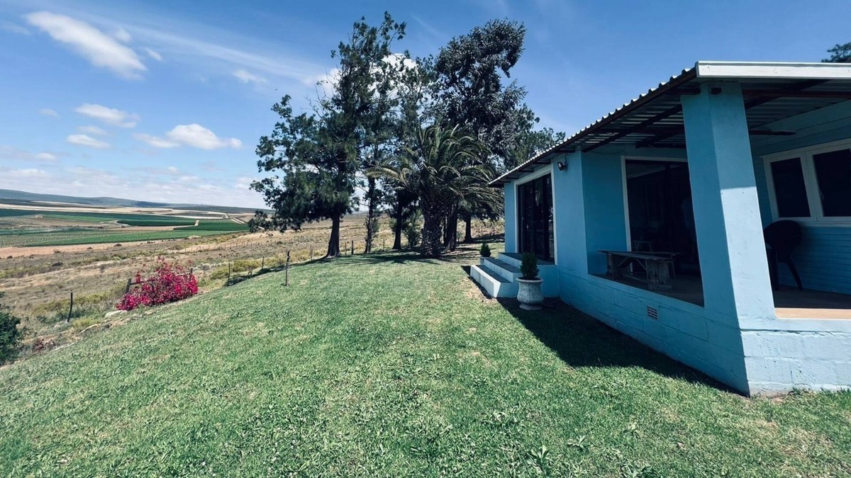 Bonnievale House | Country house on a fruit farm with incredible views