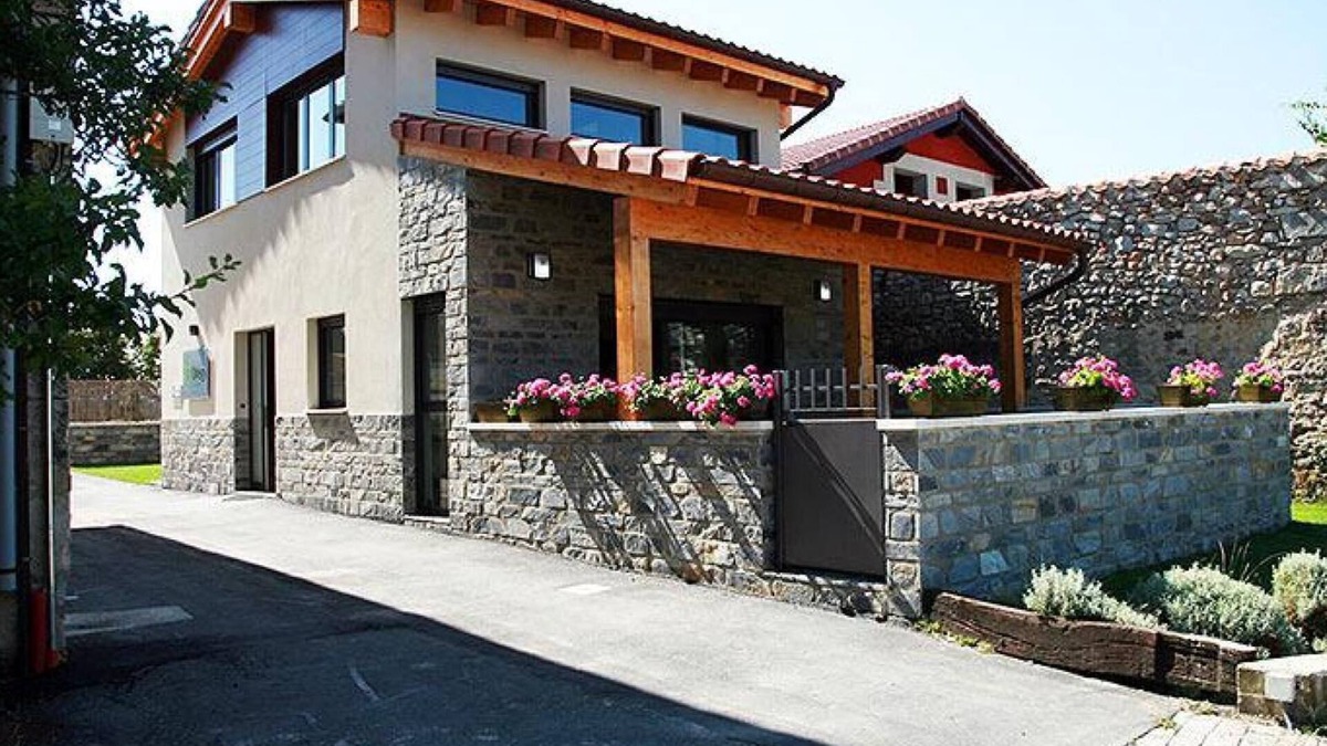 Villanane House | Country House 'Orlegy' with Mountain View, Private Terrace and Private Garden