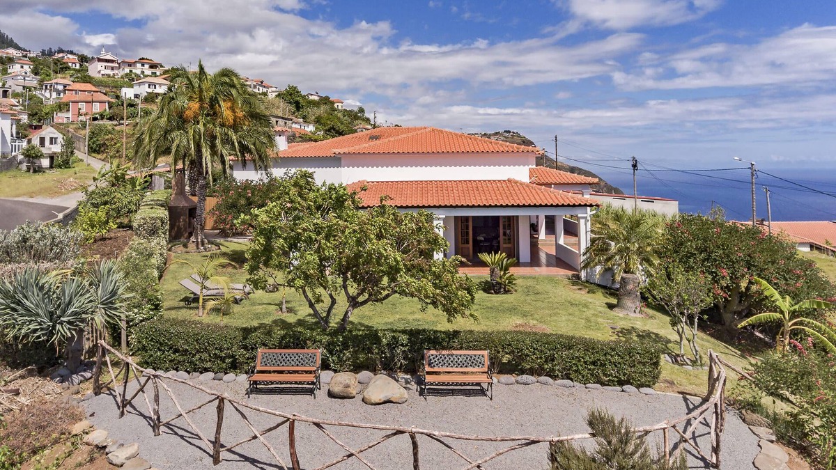 Calheta House | Country house with sea view, Southern Sunny House