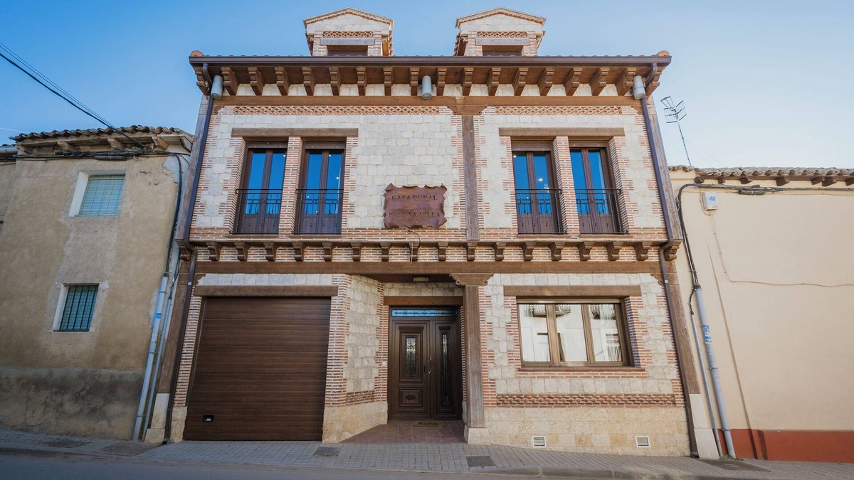 Villabragima House | Country House 'Puerta Villa' with Private Terrace and Wi-Fi