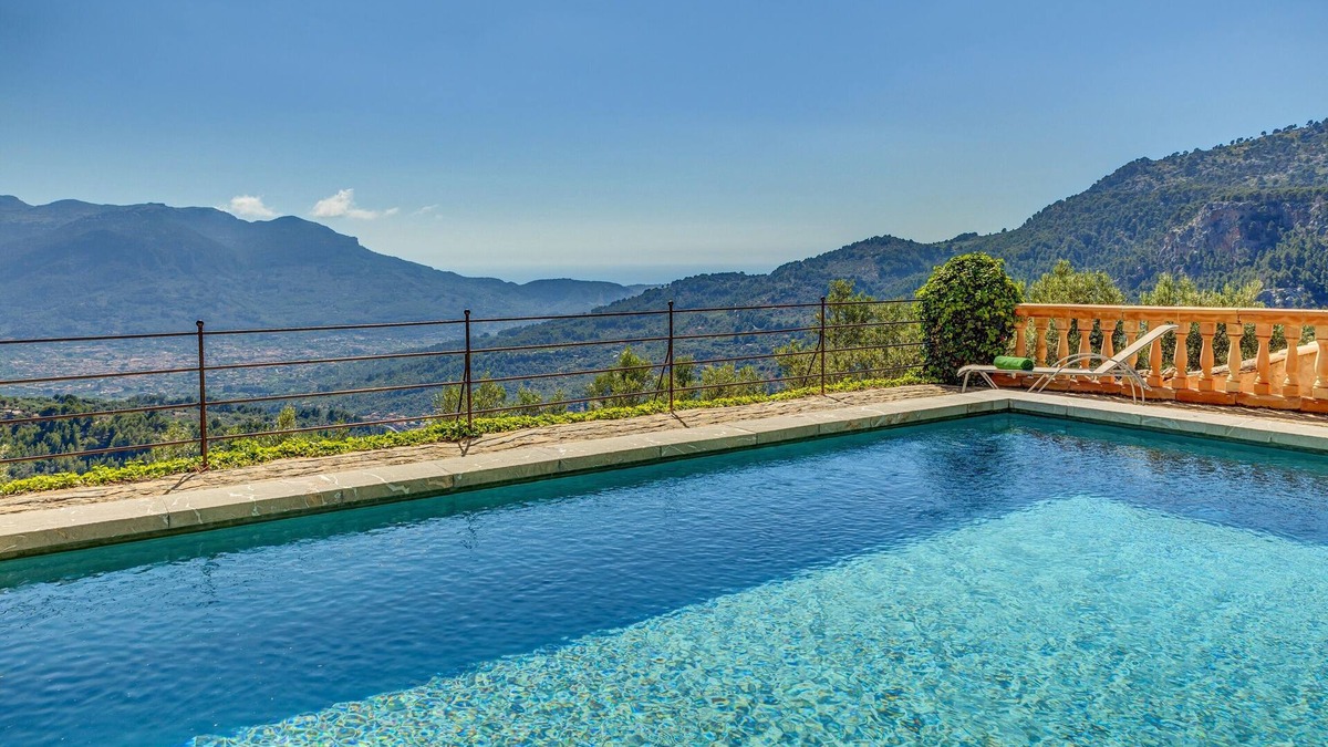 Fornalutx Villa | Country House 'Sa Cabana Vella Fornalutx' with Mountain View, Pool and Wi-Fi