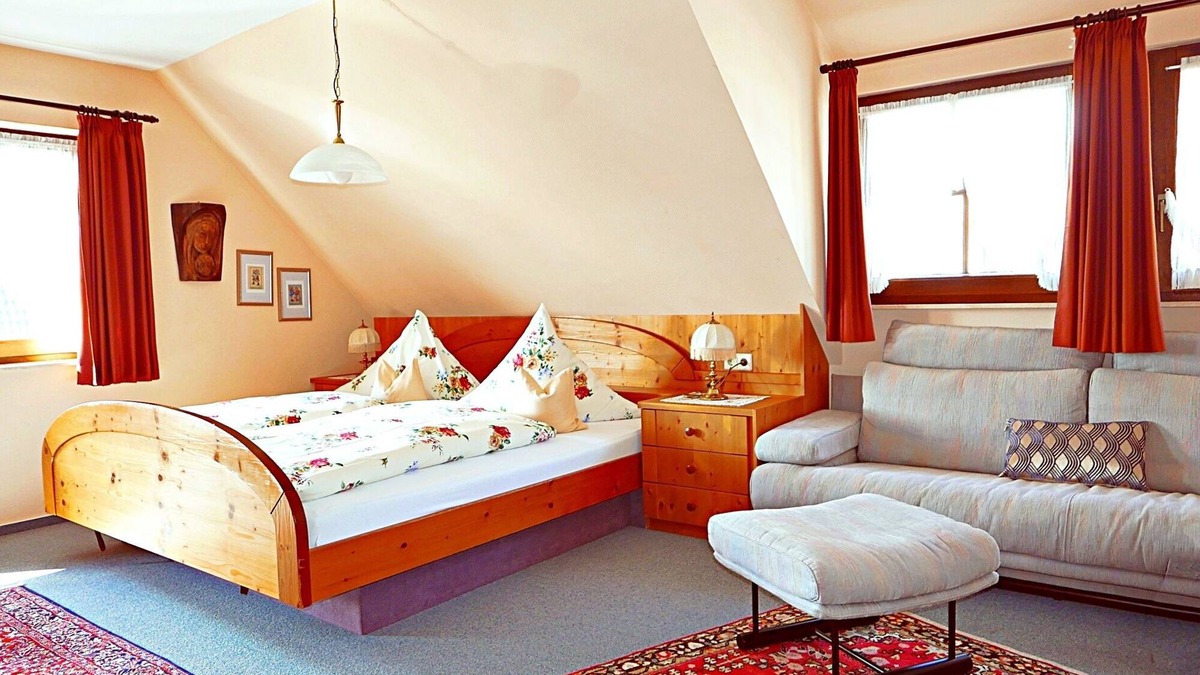 Kniebis Apartment | Country House Seiler - Holiday Apartment '75sqm' with Balcony and Wi-Fi