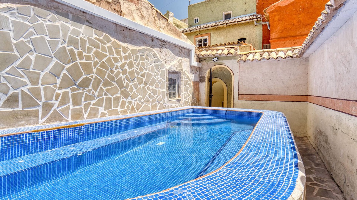 Monovar House | Country House 'Señores' with Mountain Views, Private Pool and Wi-Fi