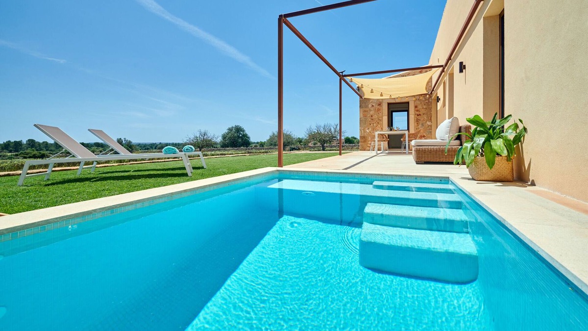 Campos Villa | Country House 'Ses Figueretes' with Mountain Views, Private Pool and Wi-Fi
