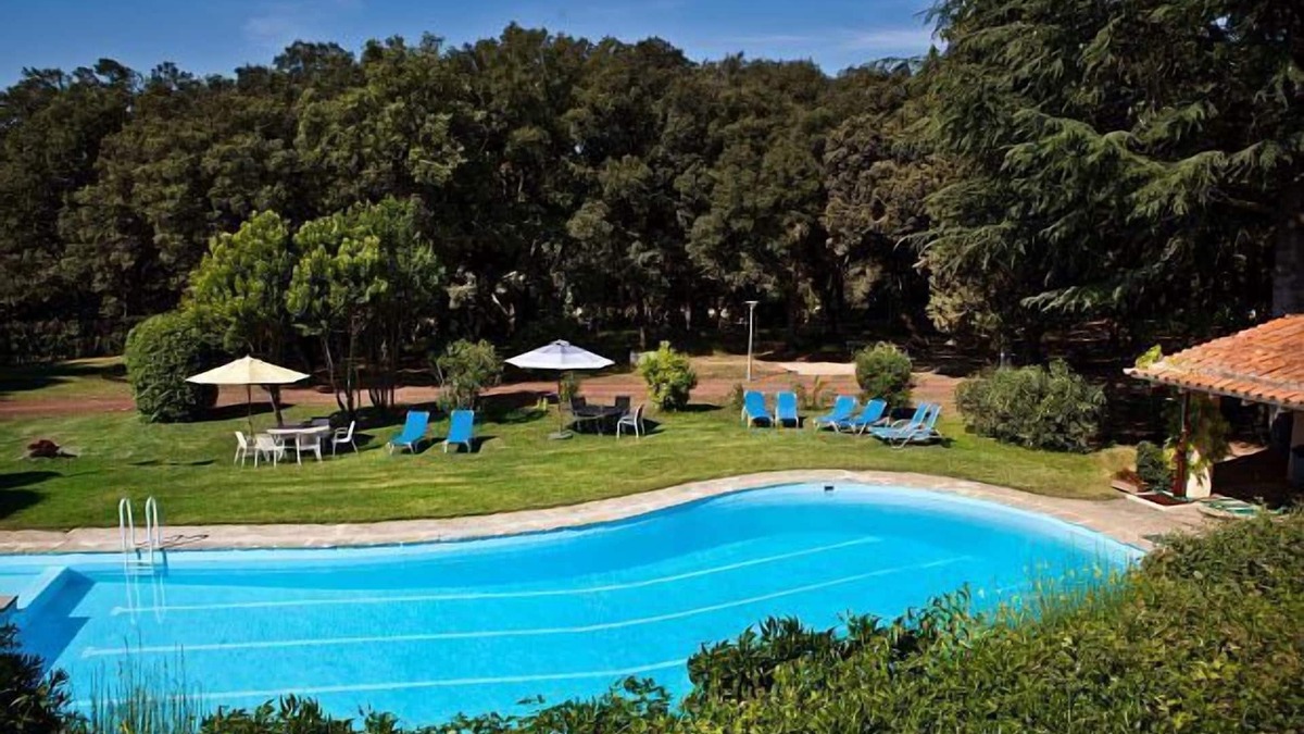 Vilanant Cottage | Country house surrounded by nature, with pool, tennis, perfect for groups