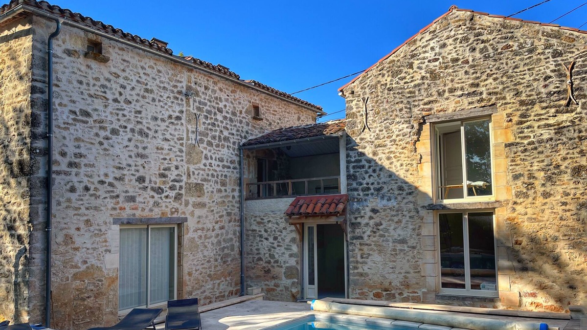Albas House | Country house surrounded by vineyards close to amenities