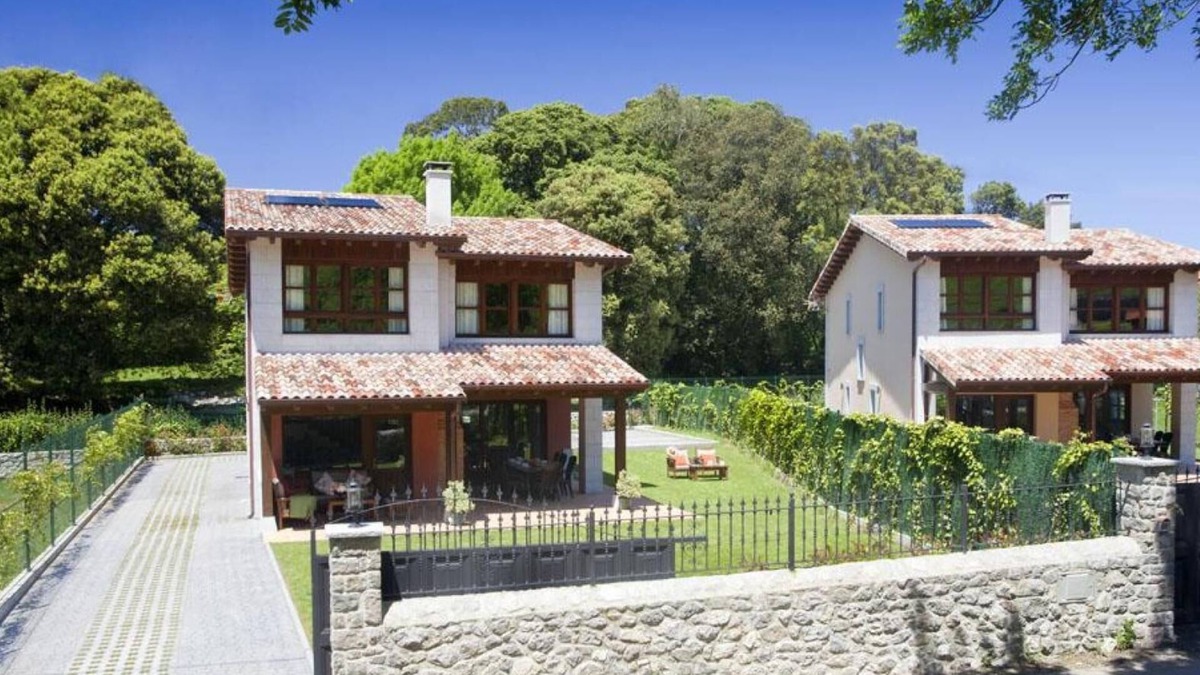 Poo House | Country House 'Tierra' with Private Terrace, Private Garden and Wi-Fi