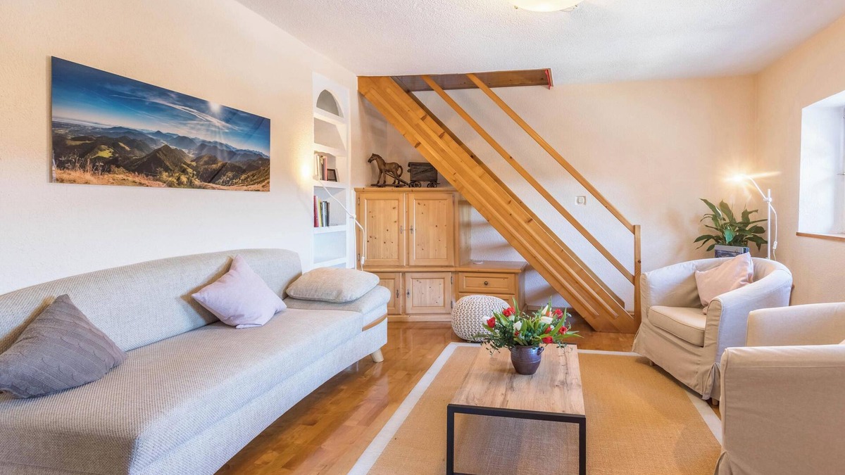 Siegsdorf Cottage | Country House 'Uriges Landhäuschen' with Private Garden, Terrace, and Wi-Fi