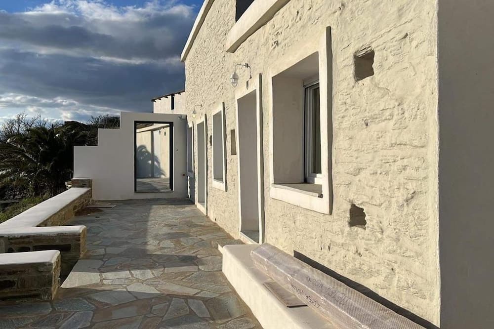Kato Aprovatou Villa | Country House 'Villa Eleni - At The Top' with Sea View, Wi-Fi and Air Conditioning