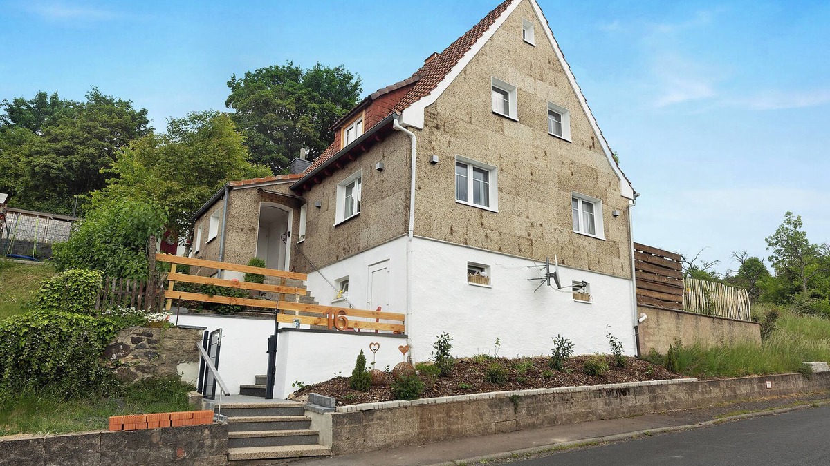 Feldatal House | Country House 'Vogelsberger Bett Unser Korkhaus' with Mountain View, Private Terrace and Wi-Fi