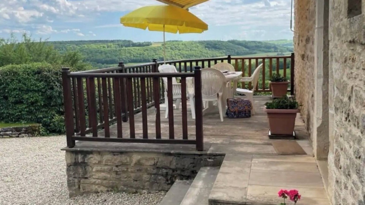 Bussy-le-Grand House | Country house with castle view