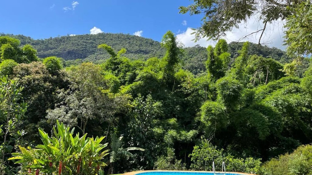 Petropolis Cottage | Country House with Pool and Cinematic View in Luxury Condominium