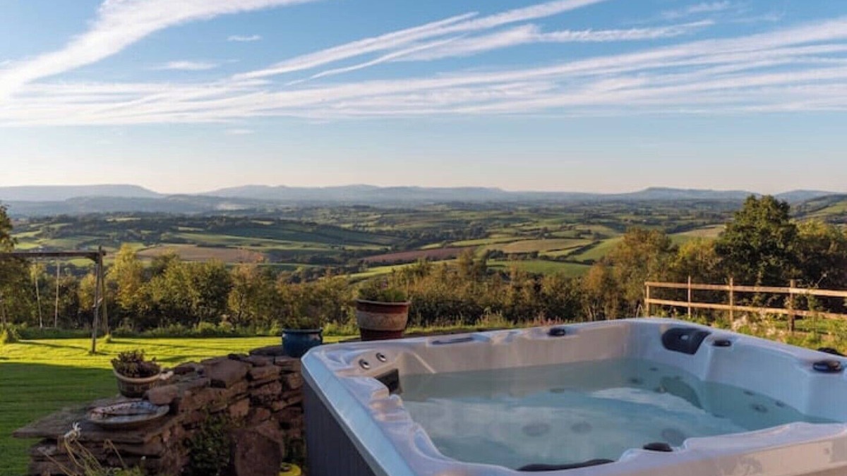 Chepstow House | Country House with Amazing Views, Hot Tub, Sleeps 14
