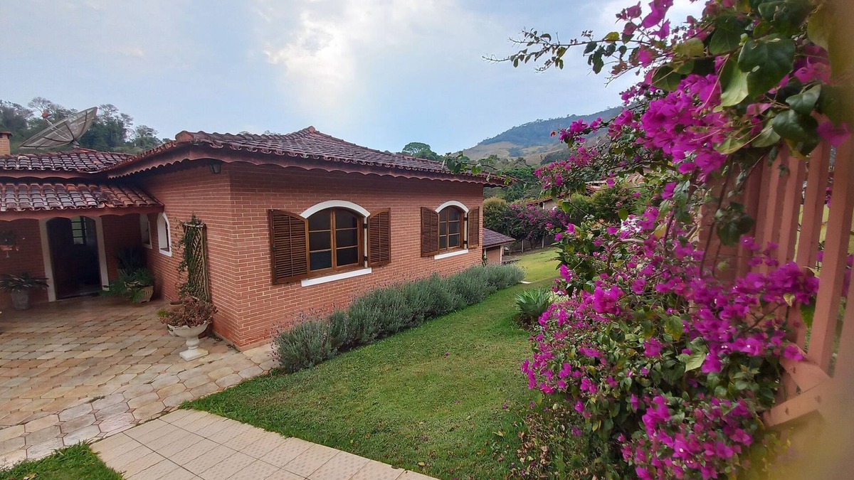 Joanopolis House | Country house, with beautiful garden and private pool.