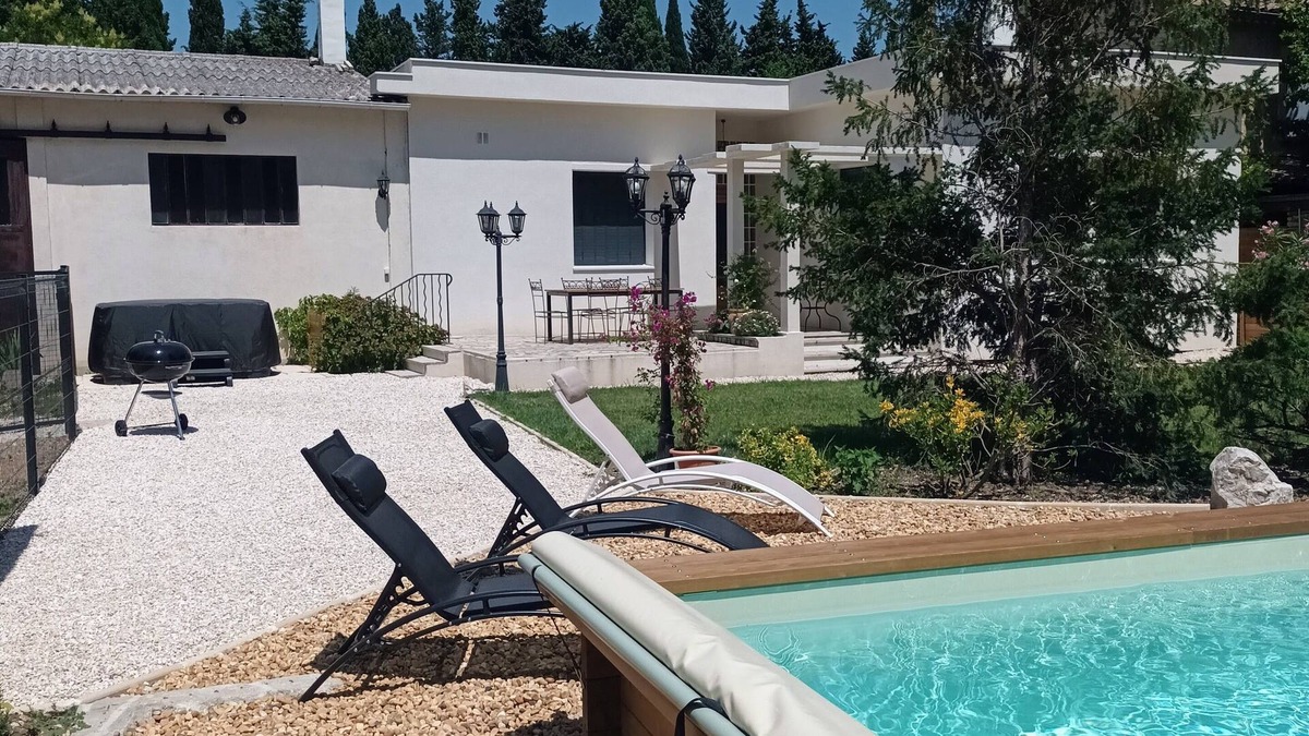 Saint-Andiol House | Country house with swimming pool and jacuzzi at the foot of the Alpilles mountains