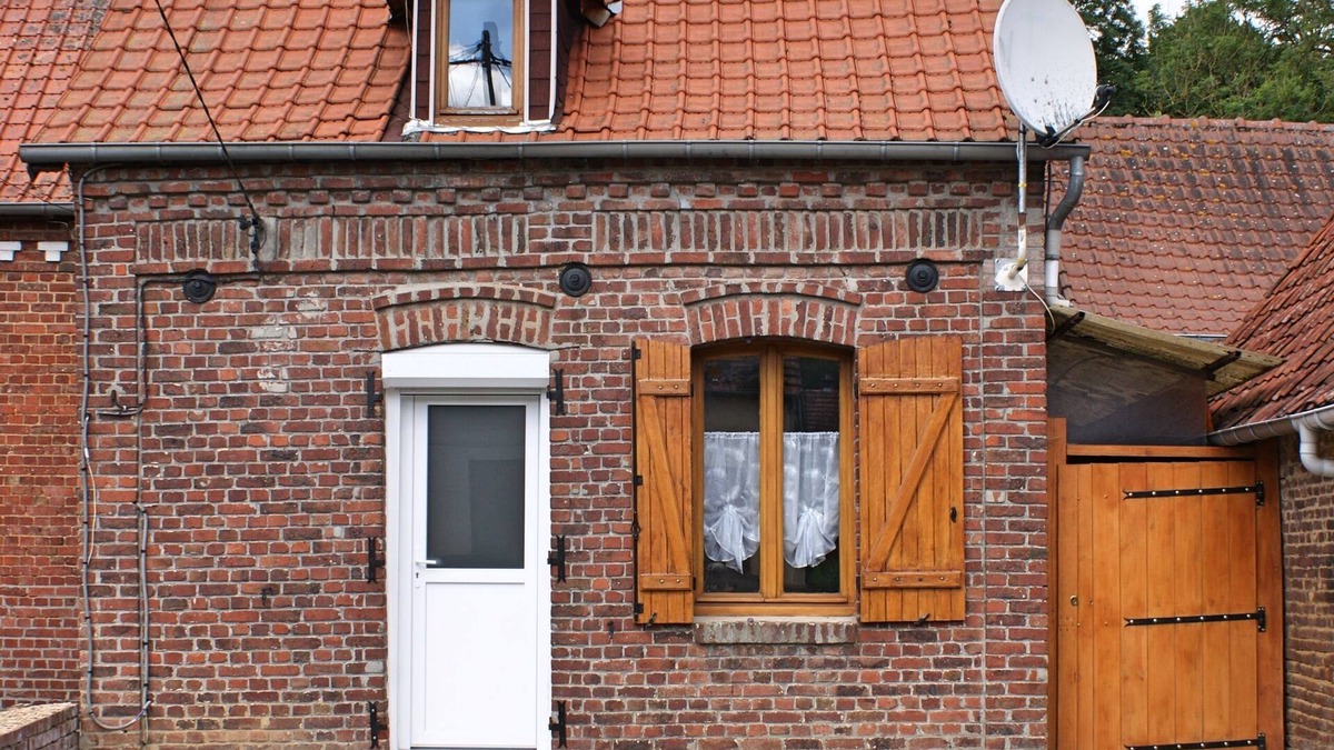 Toutencourt House | Country house with terrace and garden