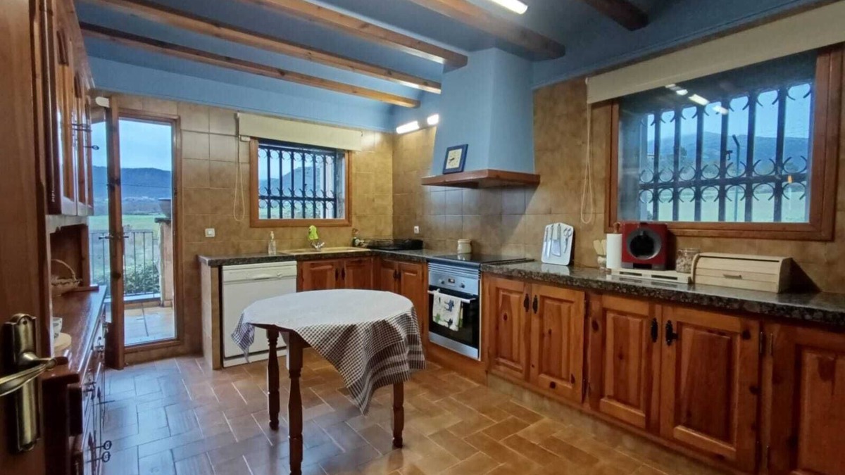 Avia House | Country house with pool and garden 1h from Barcelona. Inauguration December 24.