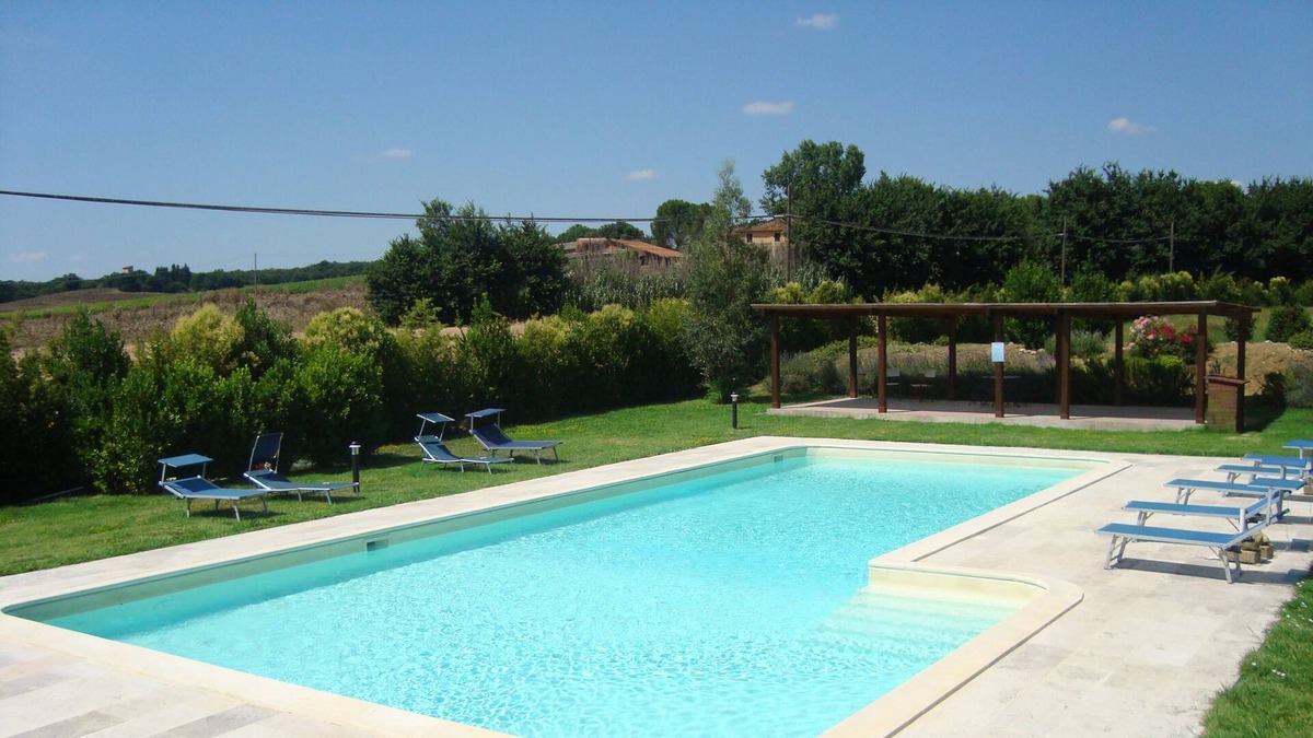 Badiola House | Country house with swimming pool and garden in the green of umbrian countryside