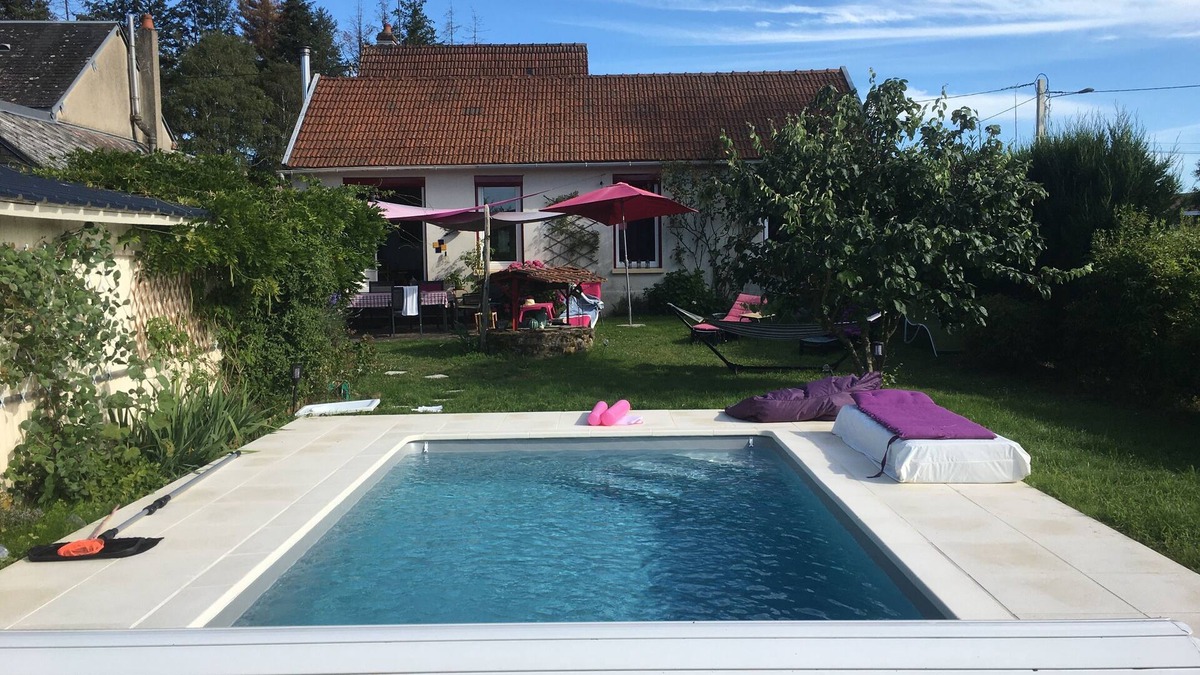 Eguzon-Chantome House | Country house with swimming pool 2 bedrooms (one in the garden!)
