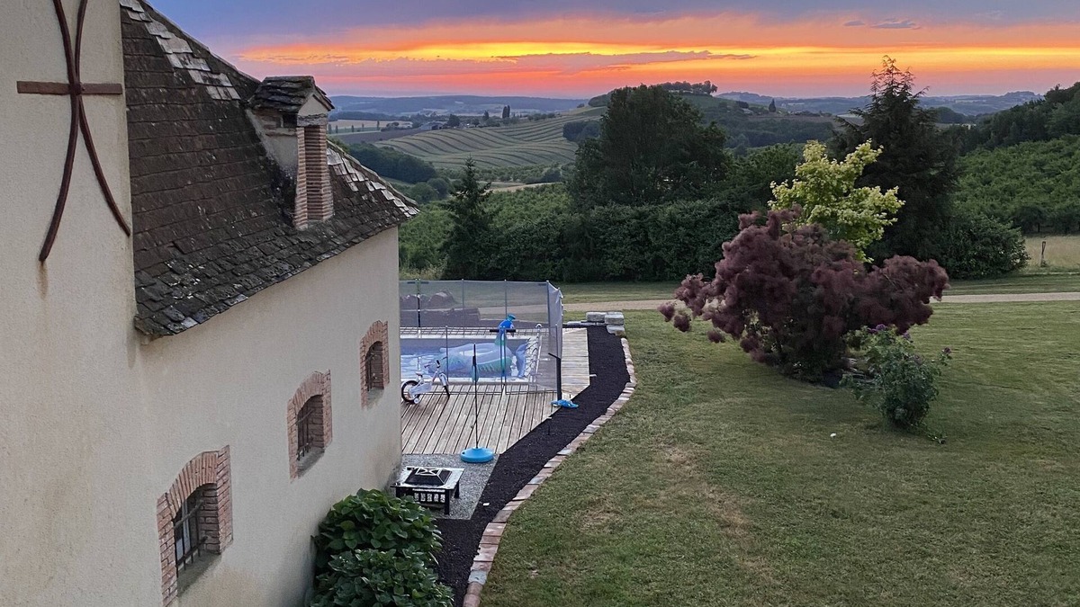 Coulx House | Country house with swimming pool