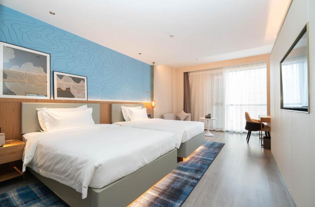Hongshan Hotel | Country Inn & Suite by Radisson, Wuhan Optics Valley Technology Convention and Exhibition Center