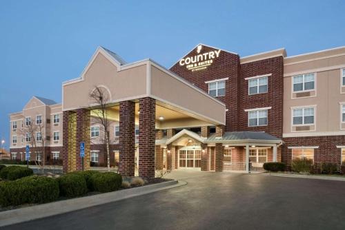 I-435 West KC-KS Hotel | Country Inn & Suites by Radisson, Kansas City at Village West, KS