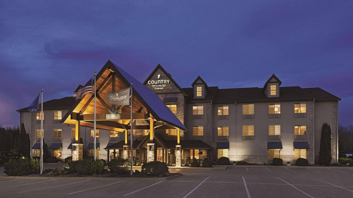 Suamico Hotel | Country Inn & Suites by Radisson, Green Bay North