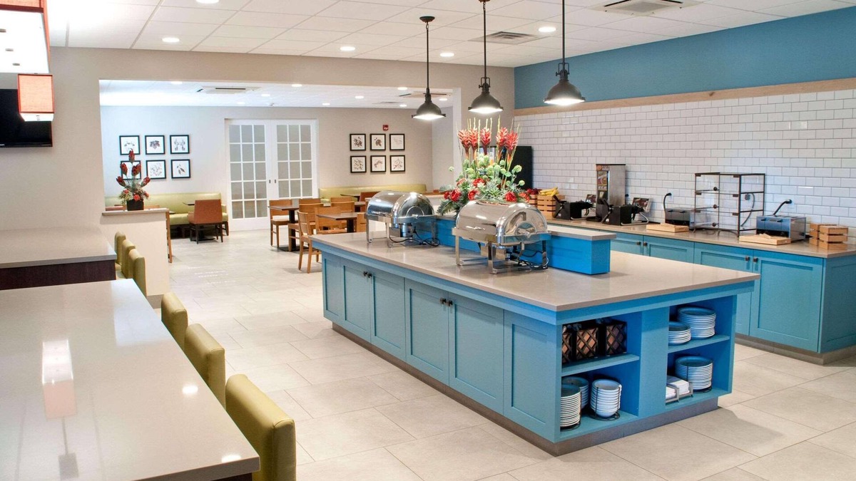 Lewisburg Hotel | Country Inn & Suites by Radisson, Lewisburg, PA