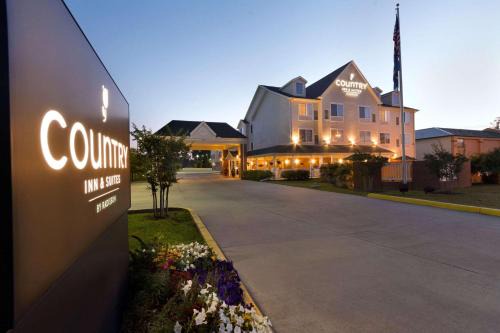 Covington Hotel | Country Inn & Suites by Radisson, Covington, LA