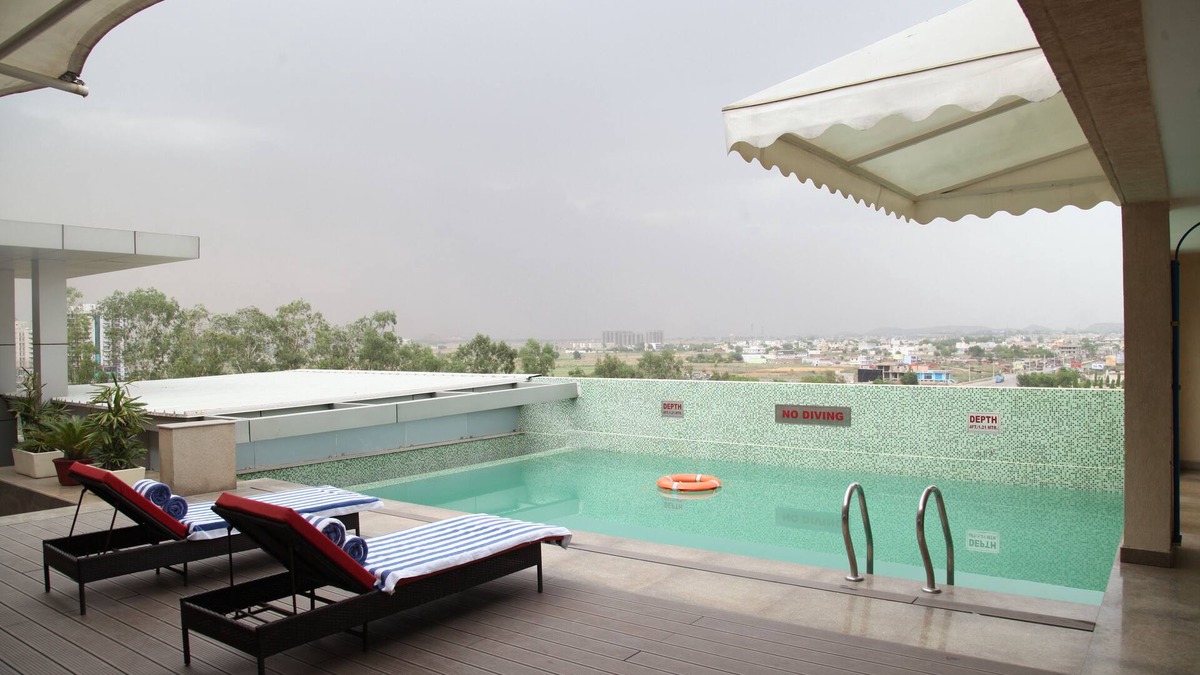 Bhiwadi Hotel | Country Inn & Suites by Radisson, Bhiwadi