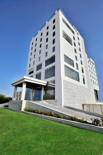Kota Hotel | Country Inn & Suites by Radisson Kota