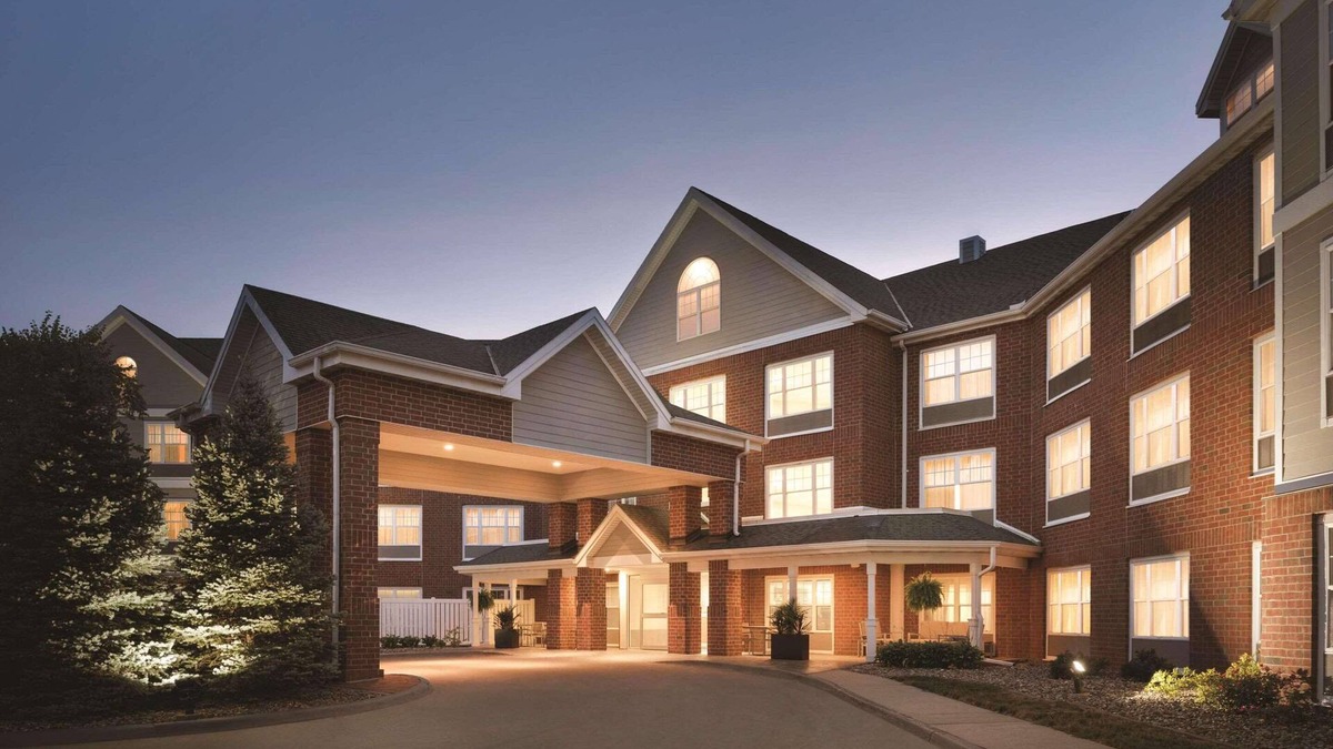 Clive Hotel | Country Inn & Suites by Radisson, Des Moines West, IA